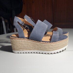 Crown Vintage Daylen in Blue Suede Sz 8.5M - shipping included in price